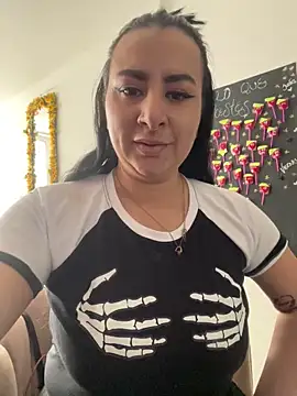 Abril Luv online show from September 2025 01:00:02 PM