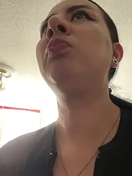 Abril Luv online show from September 2025 01:01:01 PM