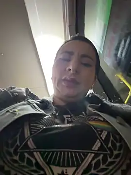 Abril Luv online show from February 2026 12:31:01 AM