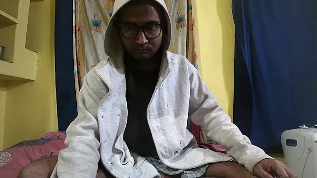 Snapshot of Cute_boy2000 chatting on January 2025 12:22:02 AM Cute boy2000 online show from January 2025 12:22:02 AM