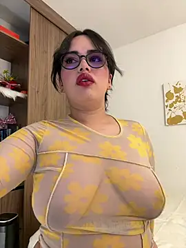 Snapshot of andra_rose chatting on December 2024 11:37:02 PM andra rose online show from December 2024 11:37:02 PM