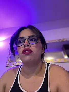 Snapshot of andra_rose chatting on January 2025 11:06:02 PM andra rose online show from January 2025 11:06:02 PM