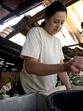 Juli Castillo8 online show from September 2025 02:06:01 PM