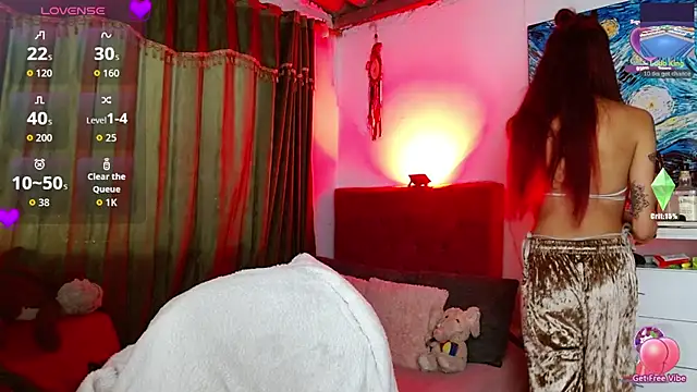 alisseallie online show from November 2025 11:38:02 AM