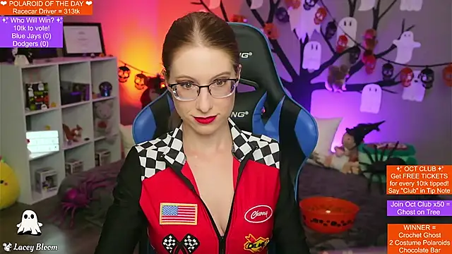 TheLaceyBloom online show from October 2025 01:29:01 AM