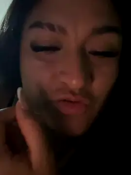 Snapshot of LuceroRm chatting on October 2025 06:10:01 AM LuceroRm online show from October 2025 06:10:01 AM