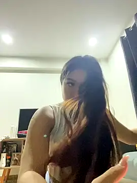 Snapshot of LuceroRm chatting on November 2025 05:17:02 AM LuceroRm online show from November 2025 05:17:02 AM