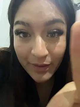 Snapshot of LuceroRm chatting on November 2025 03:50:01 AM LuceroRm online show from November 2025 03:50:01 AM