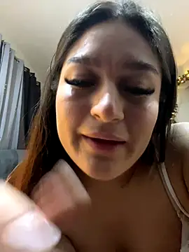 LuceroRm online show from December 2025 05:01:01 AM