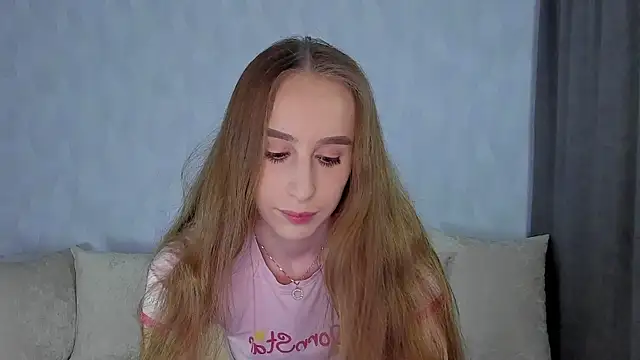 Snapshot of _mira_cle_ chatting on March 2025 11:36:02 PM mira cle online show from March 2025 11:36:02 PM