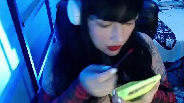 VampGirl1 online show from February 2025 12:08:02 AM