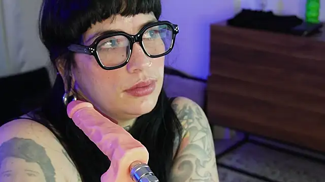 VampGirl1 online show from June 2026 04:17:02 PM