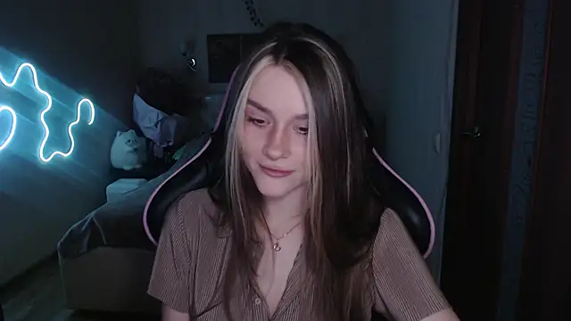 jeann elsaa online show from January 2025 04:13:01 AM