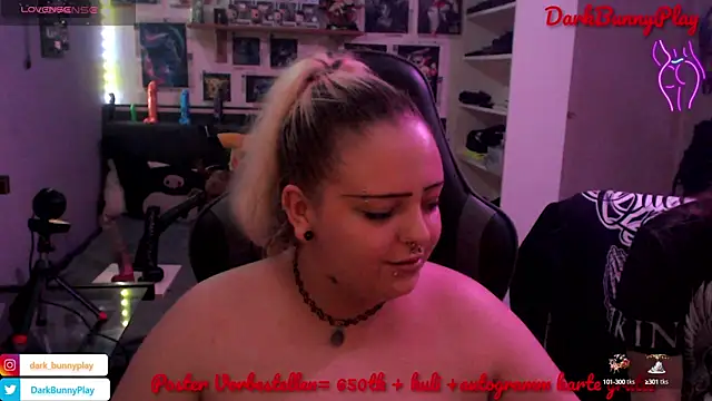Snapshot of DarkBunnyPlay chatting on December 2024 08:21:02 PM DarkBunnyPlay online show from December 2024 08:21:02 PM