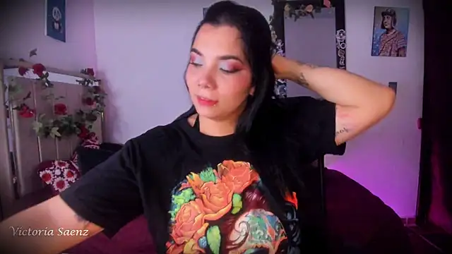 victoriaasaenz  online show from June 2026 01:00:02 AM