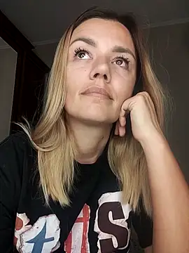 Snapshot of KrissSexi chatting on October 2025 02:58:02 PM KrissSexi online show from October 2025 02:58:02 PM