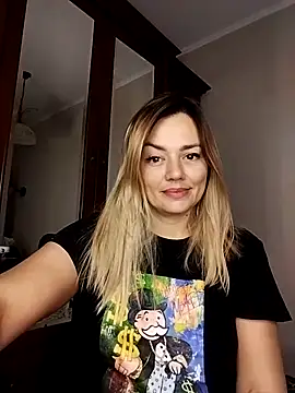 Snapshot of KrissSexi chatting on October 2025 04:46:01 PM KrissSexi online show from October 2025 04:46:01 PM