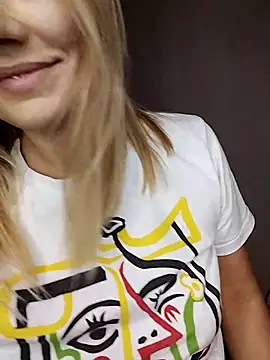 Snapshot of KrissSexi chatting on October 2025 05:55:02 AM KrissSexi online show from October 2025 05:55:02 AM