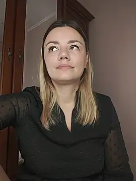 Snapshot of KrissSexi chatting on October 2025 05:53:02 AM KrissSexi online show from October 2025 05:53:02 AM