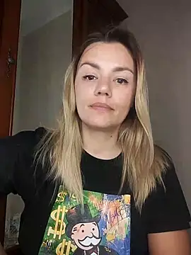 Snapshot of KrissSexi chatting on October 2025 05:57:02 PM KrissSexi online show from October 2025 05:57:02 PM