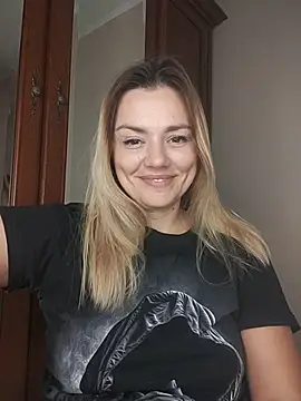 Snapshot of KrissSexi chatting on October 2025 06:20:02 PM KrissSexi online show from October 2025 06:20:02 PM