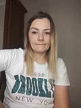 Snapshot of KrissSexi chatting on November 2025 11:21:02 AM KrissSexi online show from November 2025 11:21:02 AM