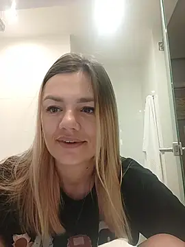 Snapshot of KrissSexi chatting on November 2025 05:17:01 AM KrissSexi online show from November 2025 05:17:01 AM