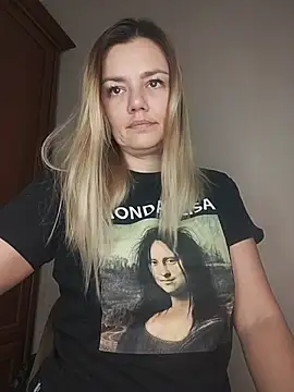 Snapshot of KrissSexi chatting on November 2025 06:26:01 PM KrissSexi online show from November 2025 06:26:01 PM