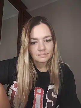 Snapshot of KrissSexi chatting on November 2025 05:12:03 AM KrissSexi online show from November 2025 05:12:03 AM