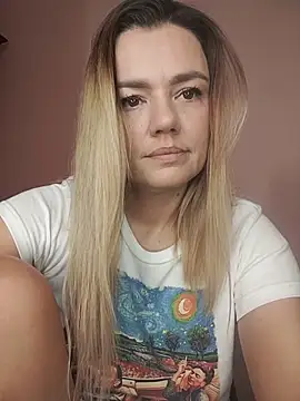 Snapshot of KrissSexi chatting on November 2025 06:13:01 AM KrissSexi online show from November 2025 06:13:01 AM