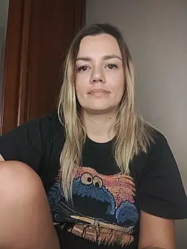 Snapshot of KrissSexi chatting on November 2025 07:02:02 PM KrissSexi online show from November 2025 07:02:02 PM