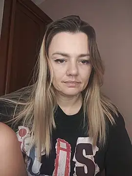 Snapshot of KrissSexi chatting on November 2025 09:55:02 AM KrissSexi online show from November 2025 09:55:02 AM