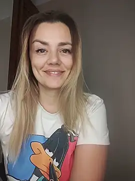 Snapshot of KrissSexi chatting on December 2025 06:13:02 PM KrissSexi online show from December 2025 06:13:02 PM