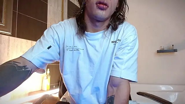 AlbertBernal69 online show from December 2025 02:40:01 AM