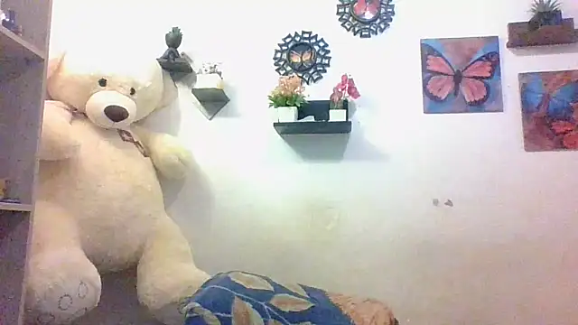 ChiaraFioree online show from October 2025 05:00:01 PM