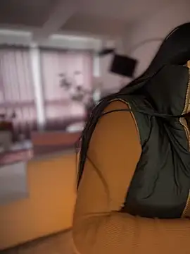 Snapshot of Insane_Issa chatting on December 2024 07:56:01 PM Insane Issa online show from December 2024 07:56:01 PM