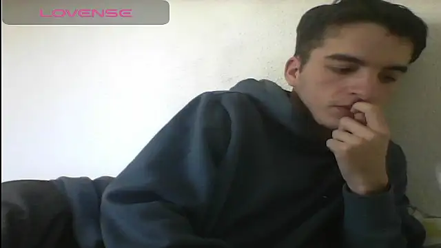 Snapshot of Tombgy07 chatting on March 2025 02:04:02 PM Tombgy07 online show from March 2025 02:04:02 PM