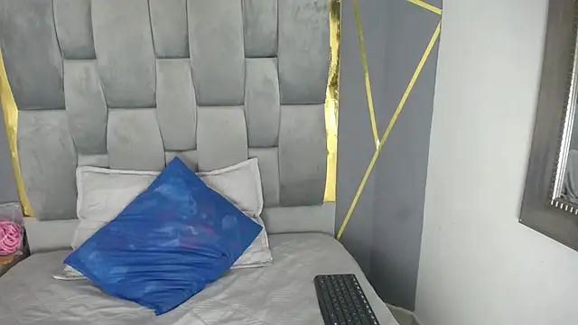 SalommeeT online show from February 2025 01:04:01 AM