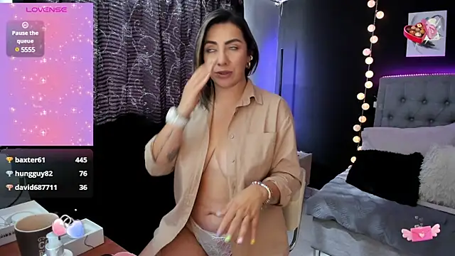 Snapshot of Isabella_lt chatting on February 2025 02:21:02 PM Isabella lt online show from February 2025 02:21:02 PM