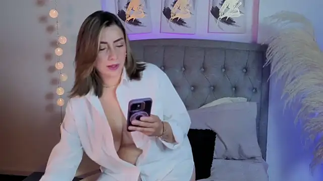 Snapshot of Isabella_lt chatting on September 2025 11:25:01 AM Isabella lt online show from September 2025 11:25:01 AM