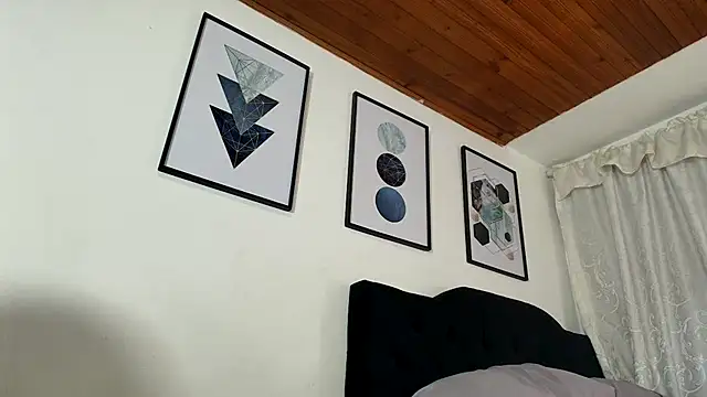 sam her online show from October 2025 08:25:01 PM