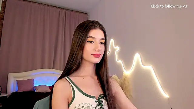 LauraCoy online show from December 2025 07:54:02 PM