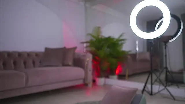 Abbela White online show from September 2025 07:08:02 AM