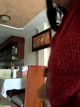 moncerrat luna online show from November 2025 09:47:01 PM