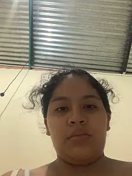 moncerrat luna online show from November 2025 12:21:01 AM