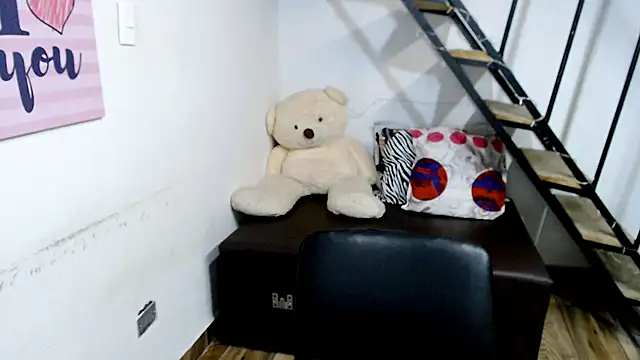 samantha baby  online show from January 2025 07:27:01 PM