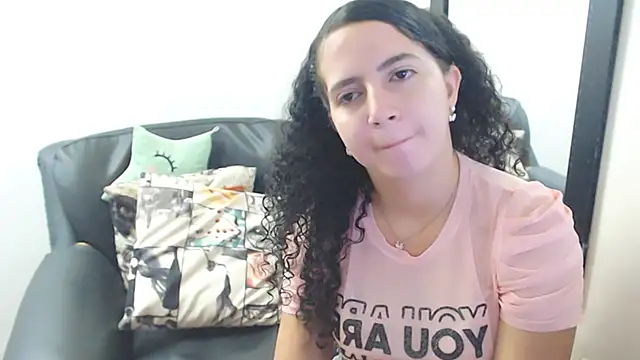 samantha baby  online show from February 2025 03:43:01 AM