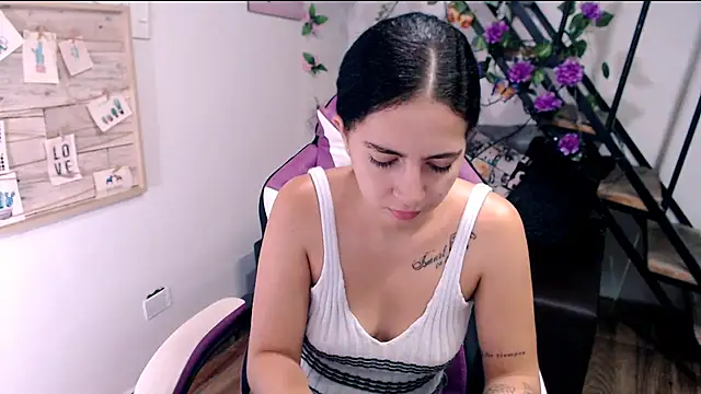 Snapshot of samantha_baby_ chatting on April 2026 02:22:02 PM samantha baby online show from April 2026 02:22:02 PM