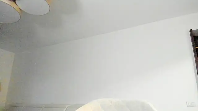 Snapshot of FameAndFlavour chatting on December 2025 02:03:01 PM FameAndFlavour online show from December 2025 02:03:01 PM