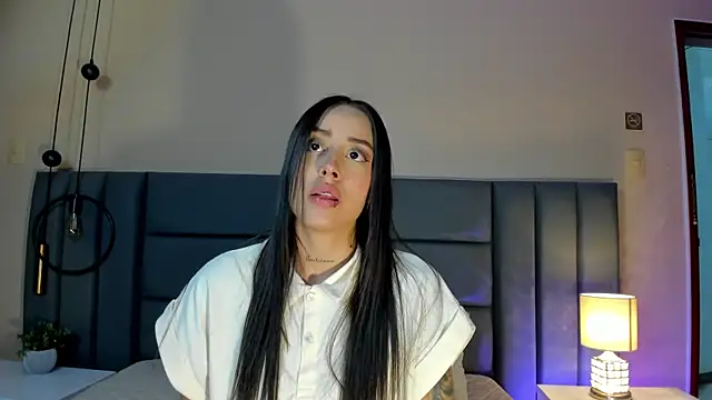 Snapshot of NoraDasilva chatting on September 2025 12:58:02 AM NoraDasilva online show from September 2025 12:58:02 AM